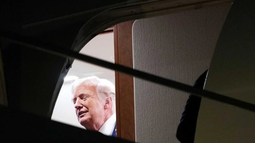 Insider spills on Trump’s fragile ego after NBA game: ‘Getting booed really gets to him’