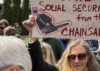 GOP lawmaker caught on video faking call instead of answering about Social Security cuts