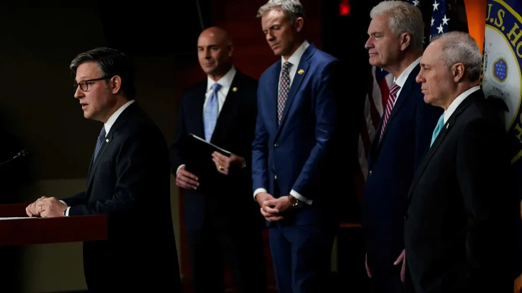 Expert flags ‘huge warning signs for Republicans’ as new economic numbers worsen odds