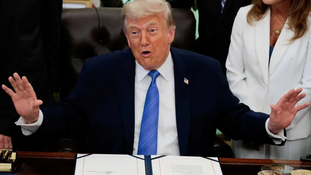 Trump mocked on CNN for ‘flat-out untrue’ claim about ‘secret’ oil movements in Iran