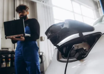 Your new car is getting harder and more expensive to fix. This bill could help.