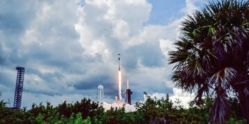 Eighty Residents Sue SpaceX, Saying Elon Musk’s Constant Rocket Launches Are Literally Destroying Their Homes