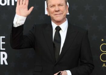 New details emerge in lawsuit accusing Kiefer Sutherland of chilling attack on Uber driver