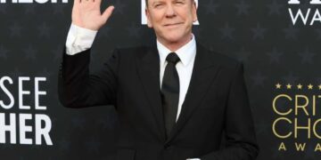 New details emerge in lawsuit accusing Kiefer Sutherland of chilling attack on Uber driver