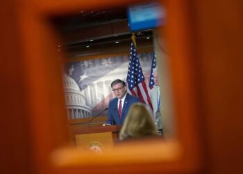 New poll sparks midterm fears for GOP pollster: ‘These are rocky numbers for Republicans’