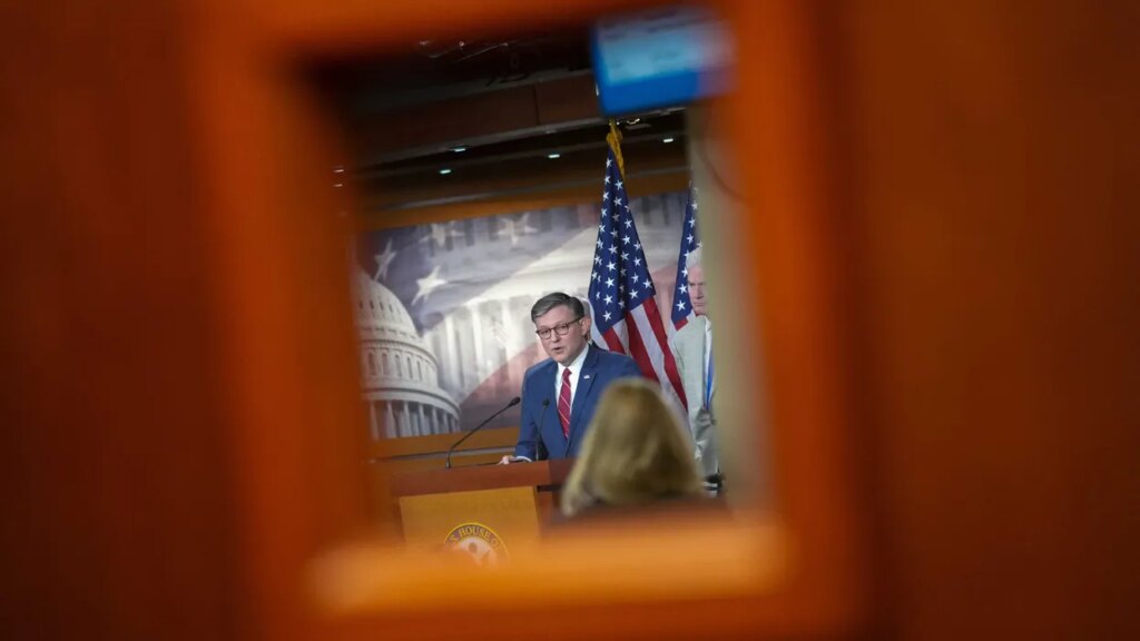 New poll sparks midterm fears for GOP pollster: ‘These are rocky numbers for Republicans’