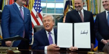 Just months after Trump warned states not to regulate AI, Republican and Democratic lawmakers are doing it anyway