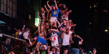Photos: Knicks Fans Celebrate Their NBA Championship