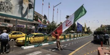Iran pushes differing versions of deal as U.S. sticks to timeline