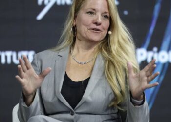 Meet Gwynne Shotwell, the engineer-turned-COO who runs SpaceX in platform heels and is now worth over $2 billion