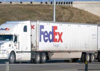 The management lesson behind FedEx Freight’s break from FedEx