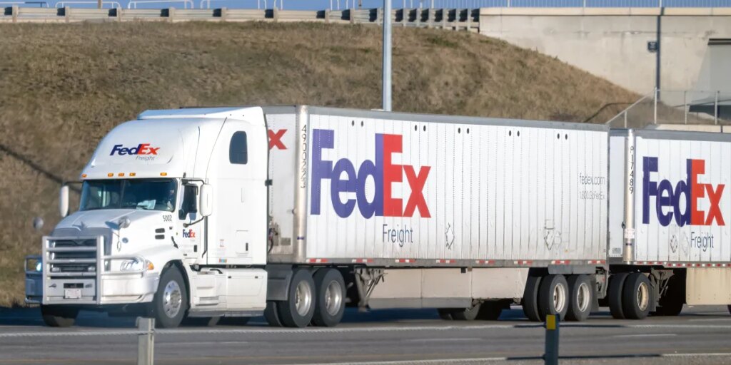 The management lesson behind FedEx Freight’s break from FedEx