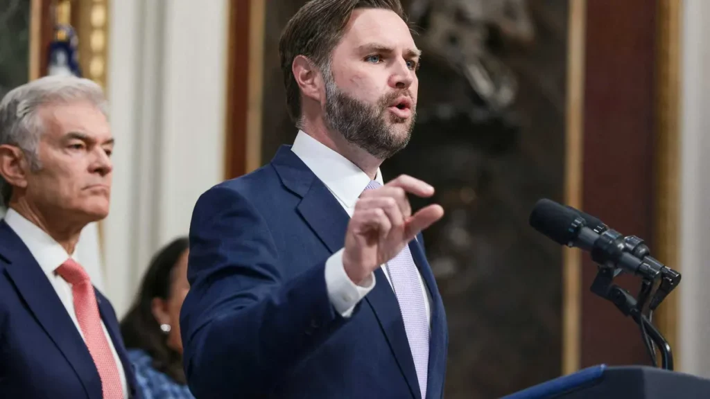 ‘I caution Lindsey’: JD Vance goes after Sen. Graham by name on live TV