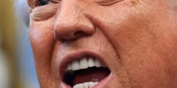 Trump snaps at ‘fools’ over Iran deal in middle of the night tirade