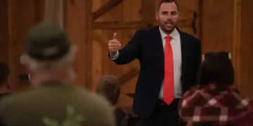 Trump-backed pastor drops Congress bid amid flirting scandal