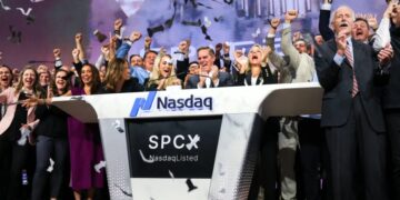 Meet the SpaceX insiders Elon Musk trusts to run his $1.25 trillion empire