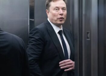 Why odds of SpaceX merger with Tesla keep climbing every time the stock shoots up