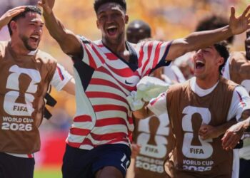 U.S. Mens National Team wins consecutive World Cup games for first time since 1930, one goal away from record