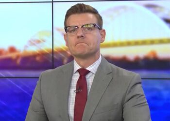 Iowa TV anchor gets choked up as he quits job and journalism — and slams his station