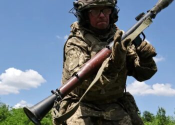 Russia-occupied Crimea halts gas sales to civilians as Ukraine ramps up attacks on fuel supplies while speculators sell at double market prices