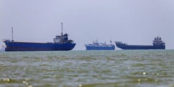 Oil keeps flowing through Hormuz despite Iran saying it’s shut