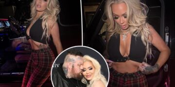 Bunnie Xo shows off curves in plunging top during girls’ night out amid Jelly Roll divorce