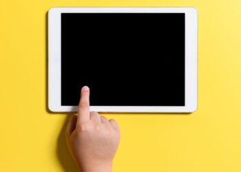 The Scientific Case for Reading on Paper, Not Screens