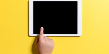 The Scientific Case for Reading on Paper, Not Screens