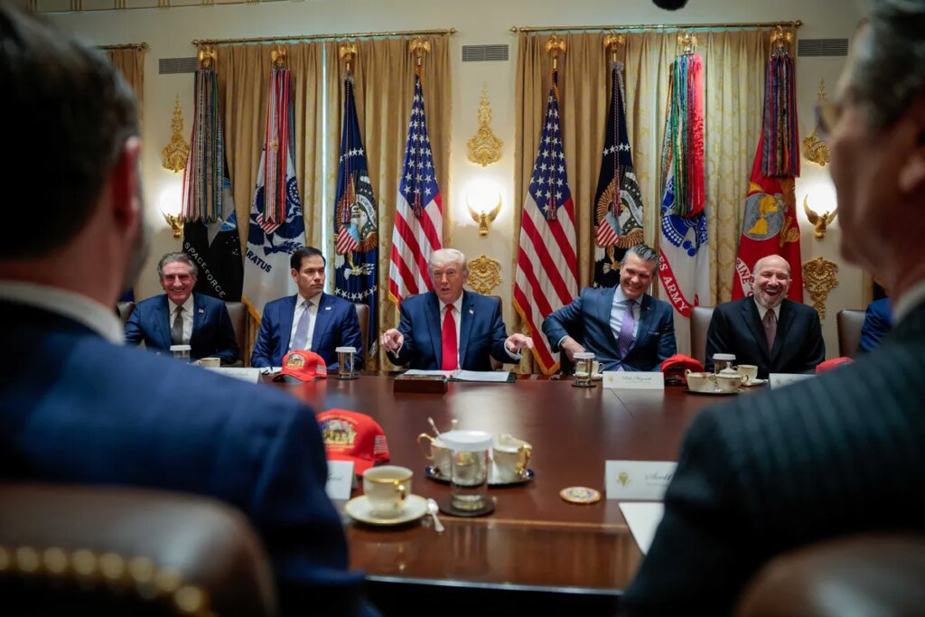 Ex-insider warns of ‘dictatorial dementia’ as Trump copes with his ‘impending mortality’