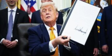 Trump Orders Construction of Powerful Quantum Computer