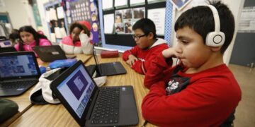 LAUSD bans screen time before the second grade, among the strictest policies in the nation
