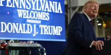 Trump insults Republican he pulls on stage: ‘Nobody wants to hear from you’