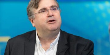 Reid Hoffman says SpaceX is ‘not an AI company’ and xAI is a ‘complete train wreck’—and there’s room for both OpenAI and Anthropic