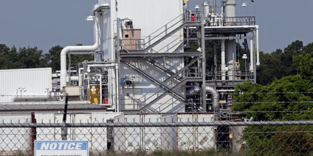 US says chemical maker Chemours will pay $450M in penalties and relief programs to three states to settle ‘forever chemicals’ case