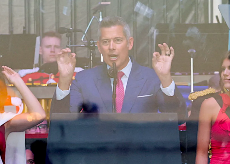 Jeers rain down on Sean Duffy over Great American Fair remarks: ‘You’re garbage’