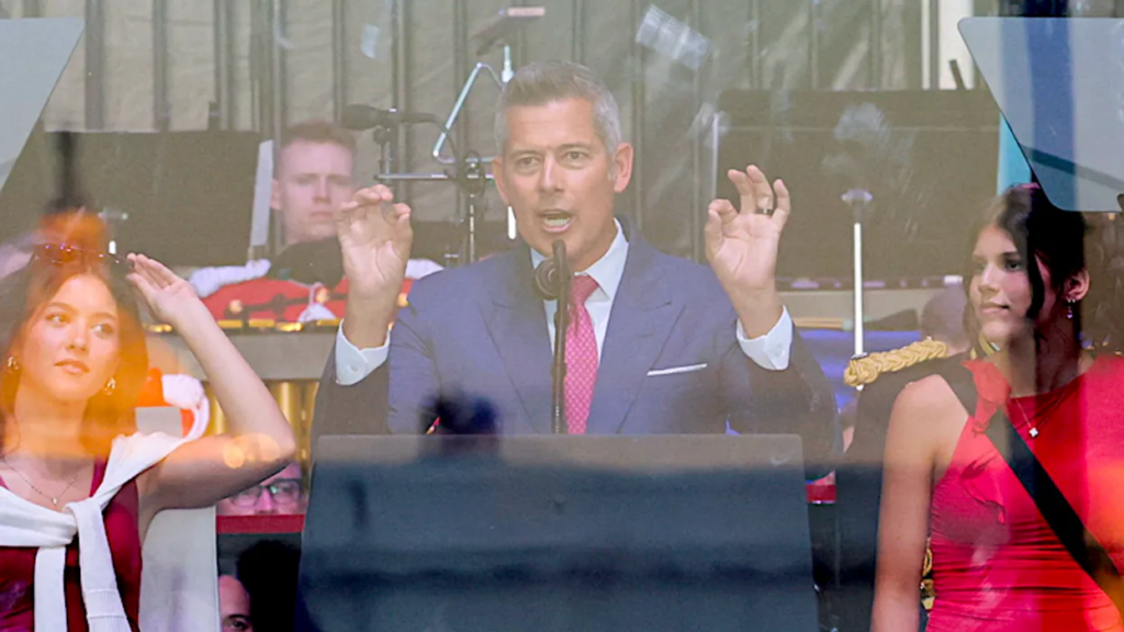 Jeers rain down on Sean Duffy over Great American Fair remarks: ‘You’re garbage’