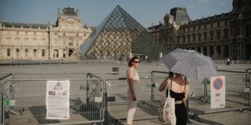 The hottest day in French history was so bad the Louvre and Eiffel Tower had to close early