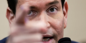 Stammering Marco Rubio caught off guard by question about who joined his UAE meeting