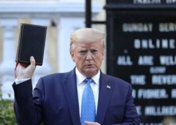Evangelicals are looking for an exit from Trump’s ‘cult of personality’: journalist