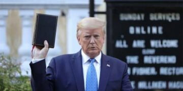 Evangelicals are looking for an exit from Trump’s ‘cult of personality’: journalist
