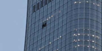 Airplane Crashes Into Skyscraper in China