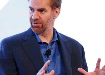 ‘It’s not going away’: The Stanford economist who called the AI entry-level jobs crisis early has the receipts