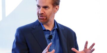 ‘It’s not going away’: The Stanford economist who called the AI entry-level jobs crisis early has the receipts