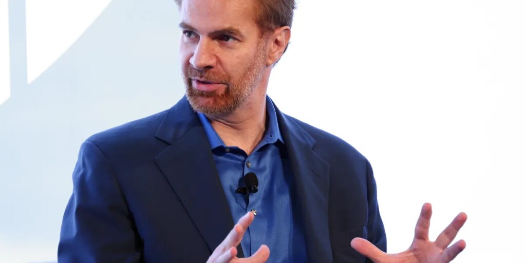 ‘It’s not going away’: The Stanford economist who called the AI entry-level jobs crisis early has the receipts