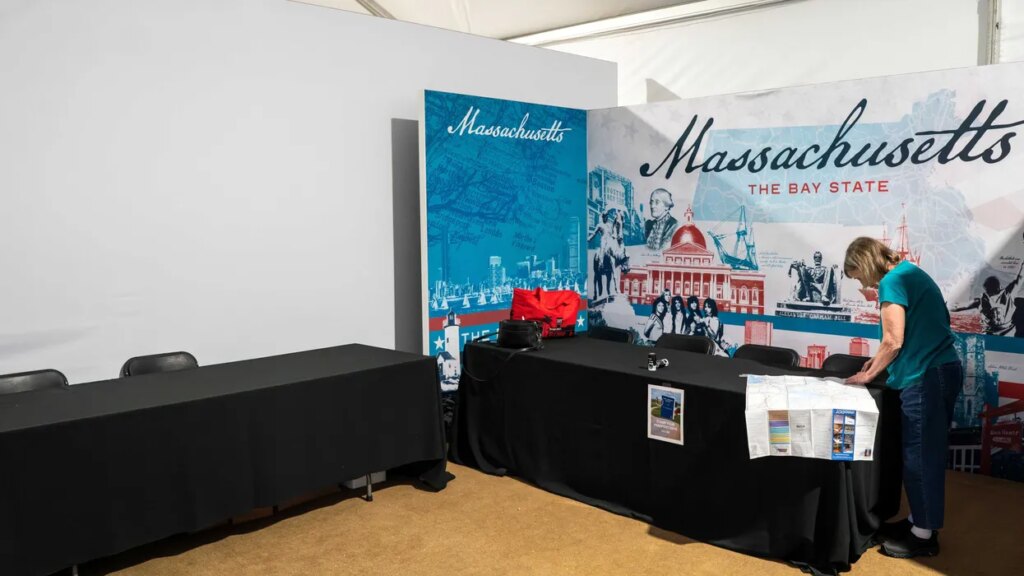 Exhibits at Trump’s State Fair documented by reporter: ‘Basically just put up some chairs’