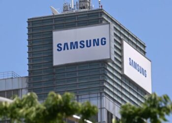 Samsung, SK reportedly to invest $1.3 trillion over 10 years