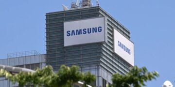 Samsung, SK reportedly to invest $1.3 trillion over 10 years