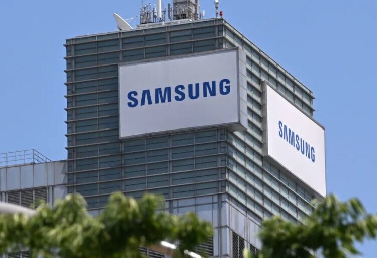 Samsung, SK reportedly to invest $1.3 trillion over 10 years
