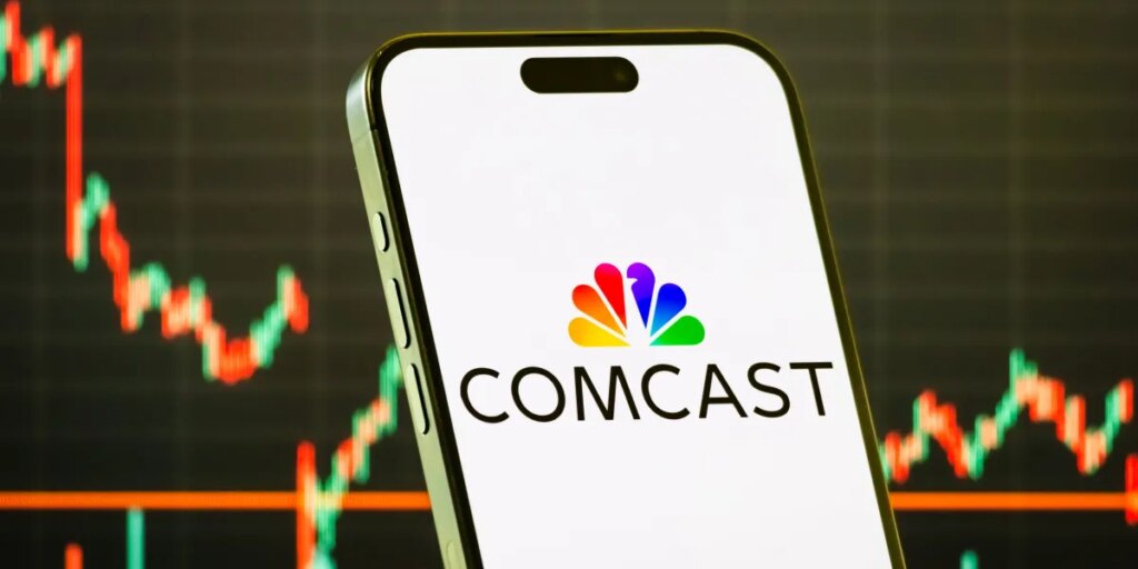 Comcast stock jumps 24% for agreeing to break up with itself