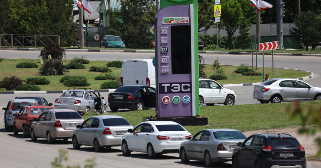Sending Fuel Trucks Up in Flames, Ukraine Tries to Cut Off Crimea